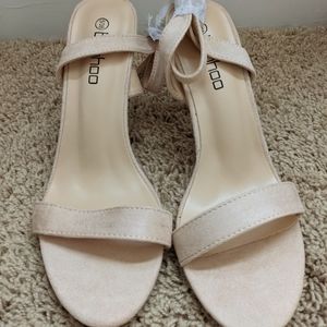 Boohoo Low Heel Basic